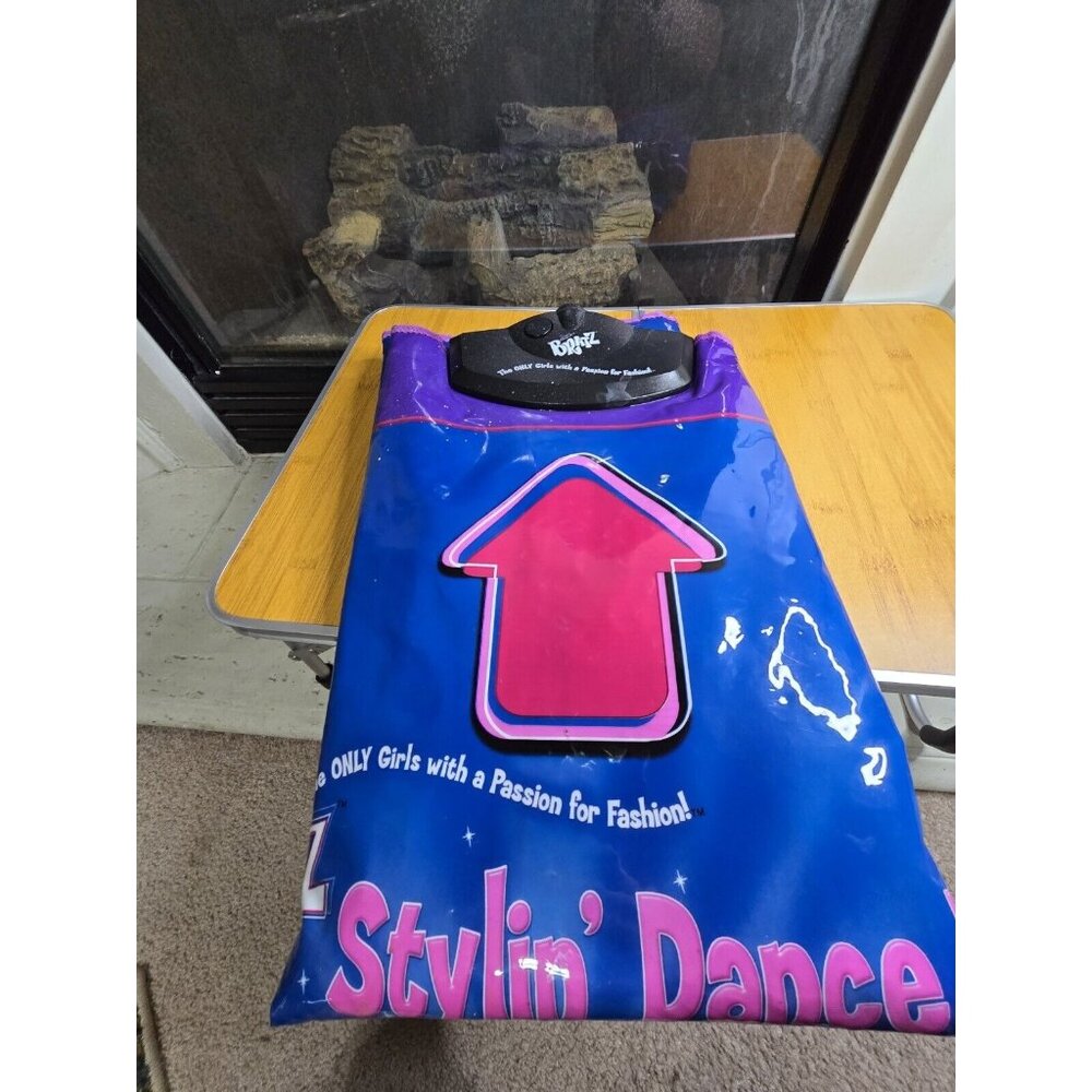 Bratz Dance Mat Vintage Plug N Play MGA